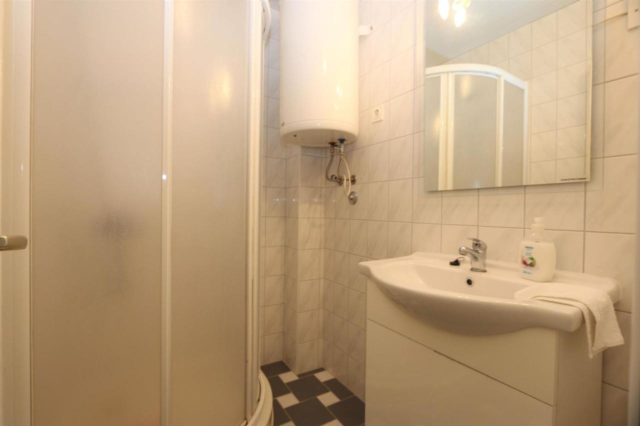 Apartments Nadenic Šilo Zewnętrze zdjęcie