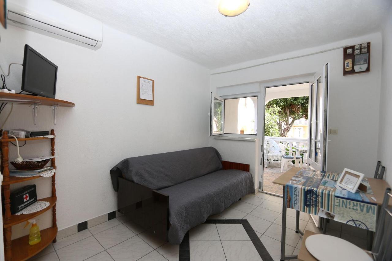 Apartments Nadenic Šilo Zewnętrze zdjęcie