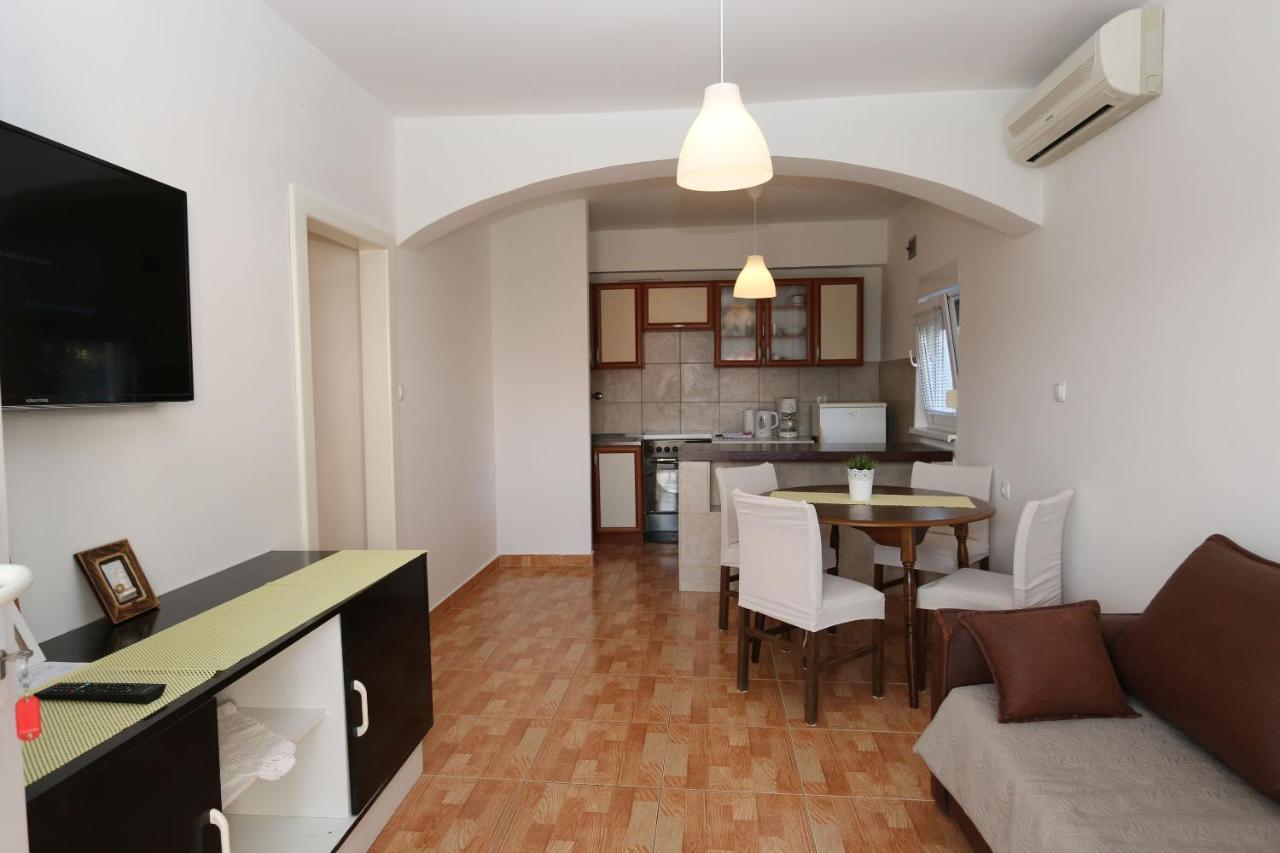 Apartments Nadenic Šilo Zewnętrze zdjęcie
